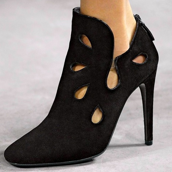 BOTTEGA VENETA SUEDE CUTOUT STILETTO BOOTS - Picture 1 of 8